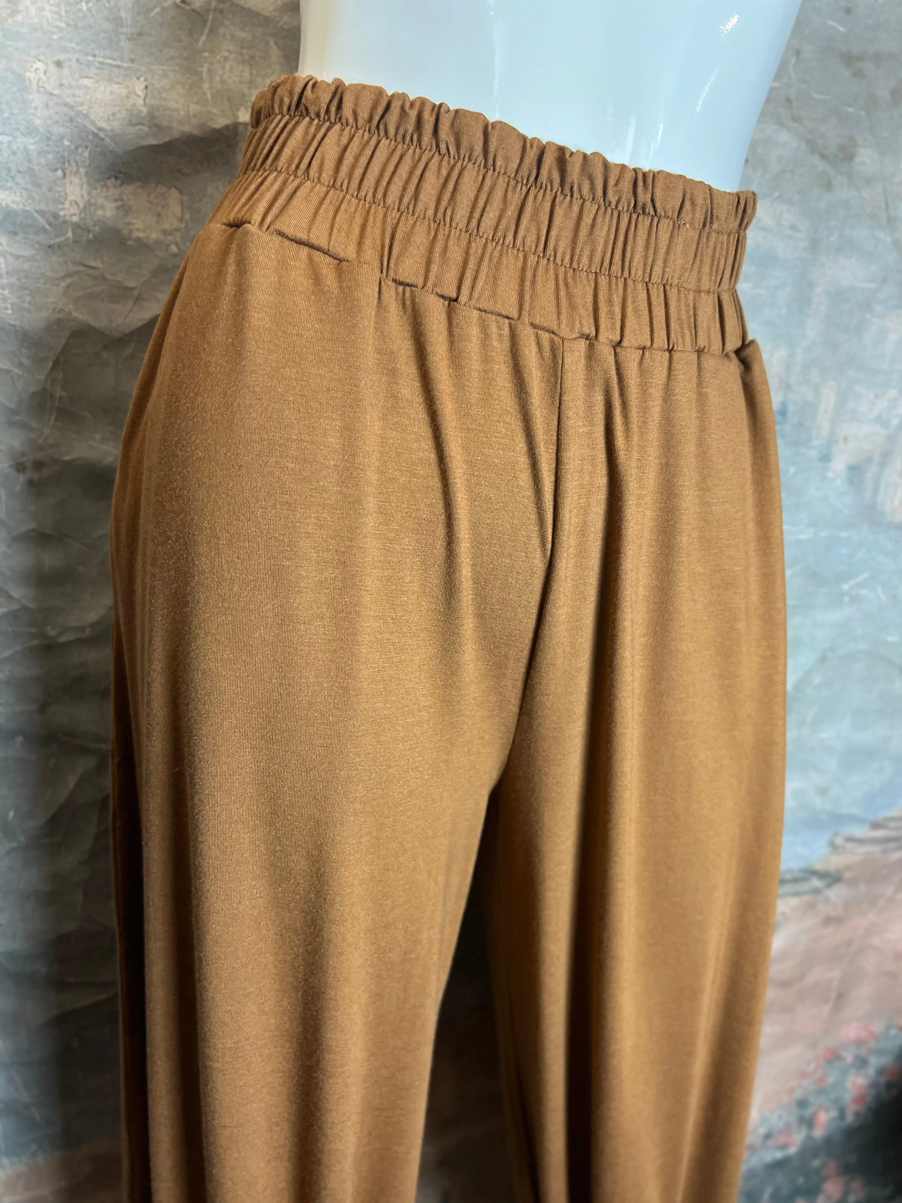 1317 Kimber Pant-Camel Aspen