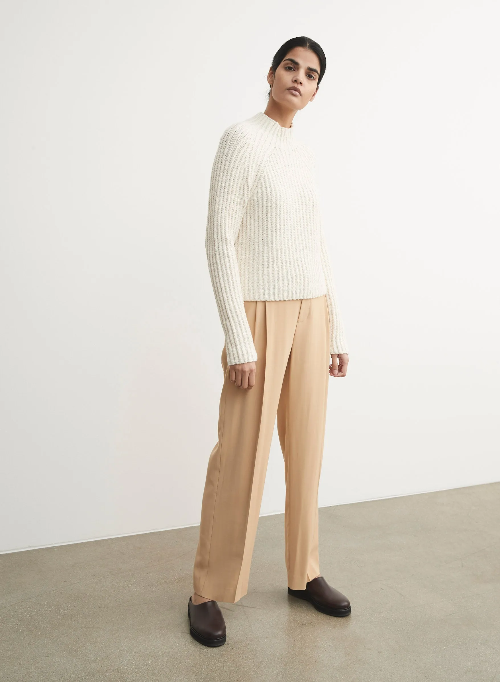 Vince - Raglan Mock Neck Long Sleeve in Natural